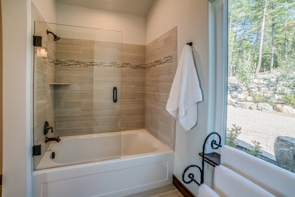 Shower & Tub Repair in Temelec